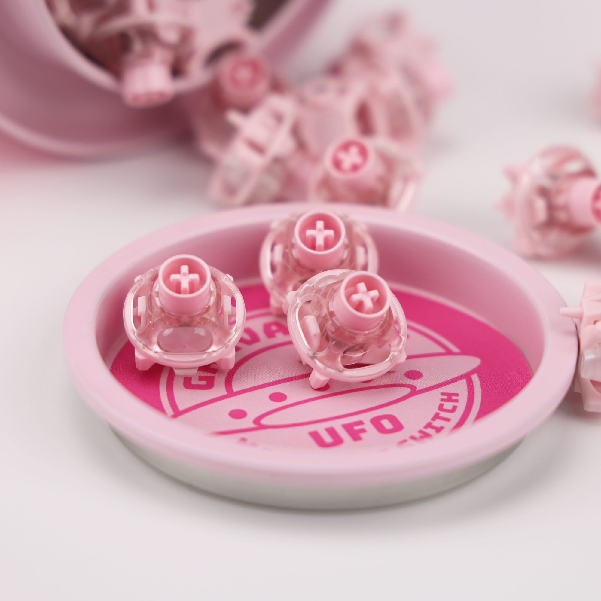 UFO Peach Pink Magnetic Switch - Gaming Keyboard Thocky reseña y precio